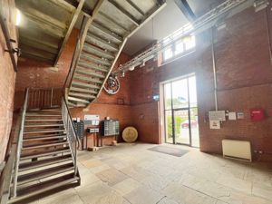 Communal area- click for photo gallery